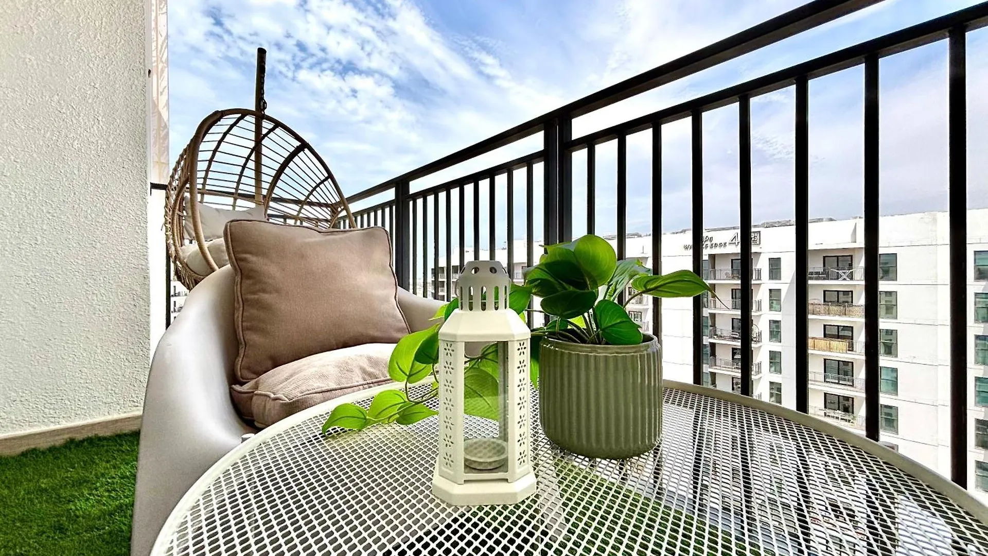 Luxury 2Br, Yas Island By Ferrari World & Yas Mall Abu Dhabi 0*,  Verenigde Arabische Emiraten