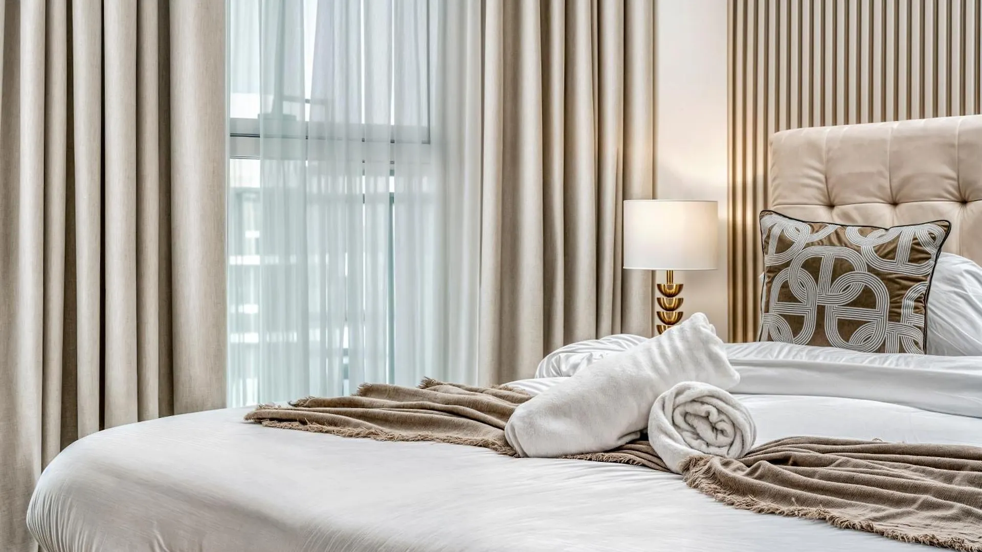 Luxury 2Br, Yas Island By Ferrari World & Yas Mall Abu Dhabi 0*,  Verenigde Arabische Emiraten
