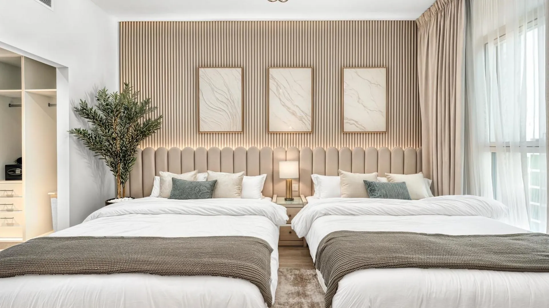 Luxury 2Br, Yas Island By Ferrari World & Yas Mall アブダビ 0*,