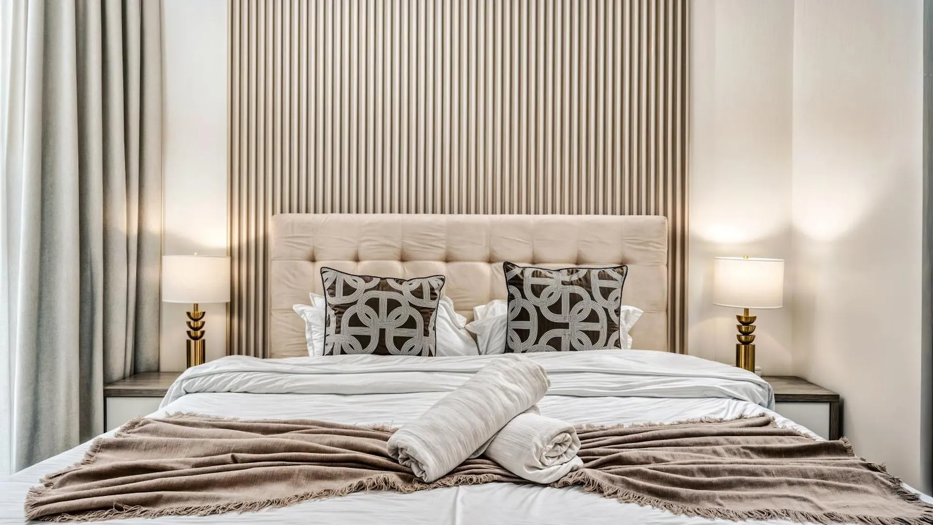Luxury 2Br, Yas Island By Ferrari World & Yas Mall アブダビ アラブ首長国連邦