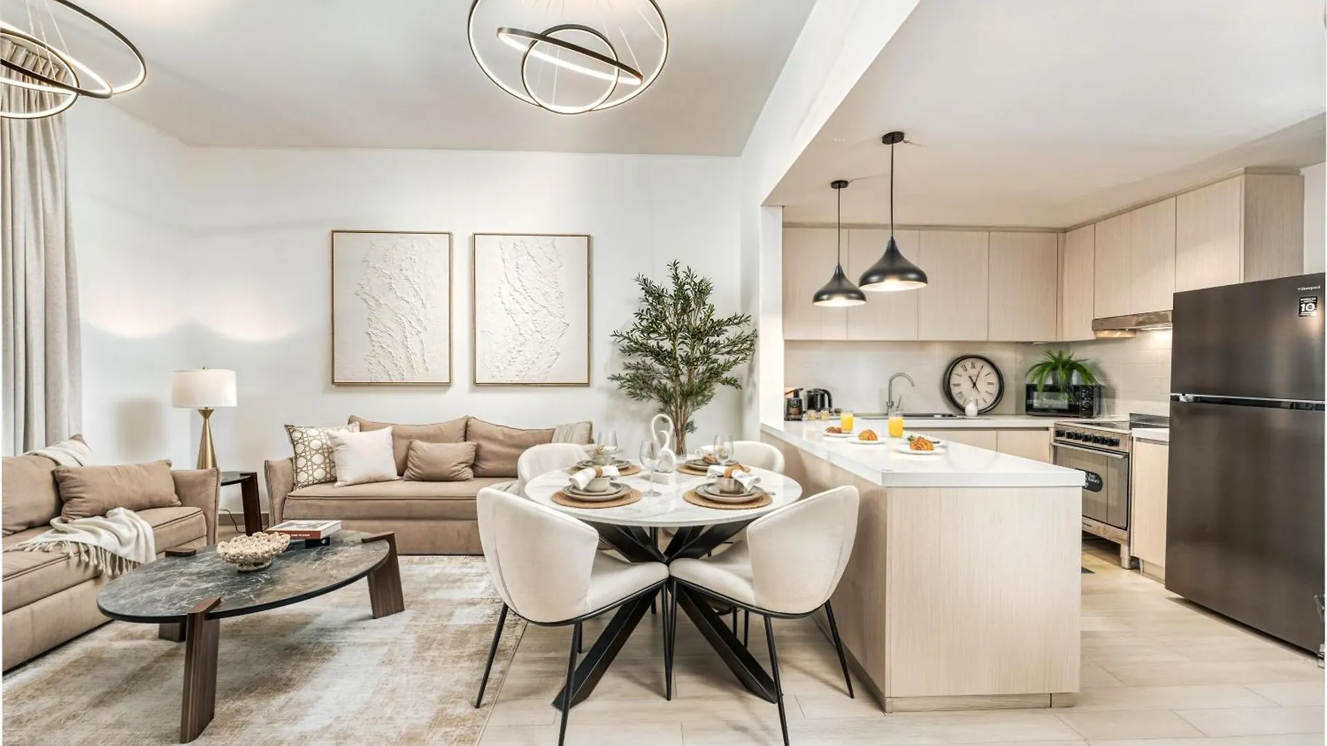 Luxury 2Br, Yas Island By Ferrari World & Yas Mall アブダビ