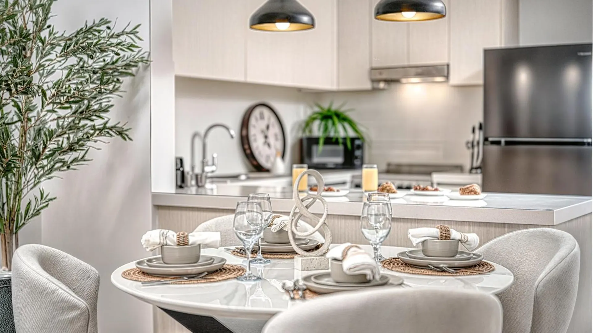 Luxury 2Br, Yas Island By Ferrari World & Yas Mall アブダビ