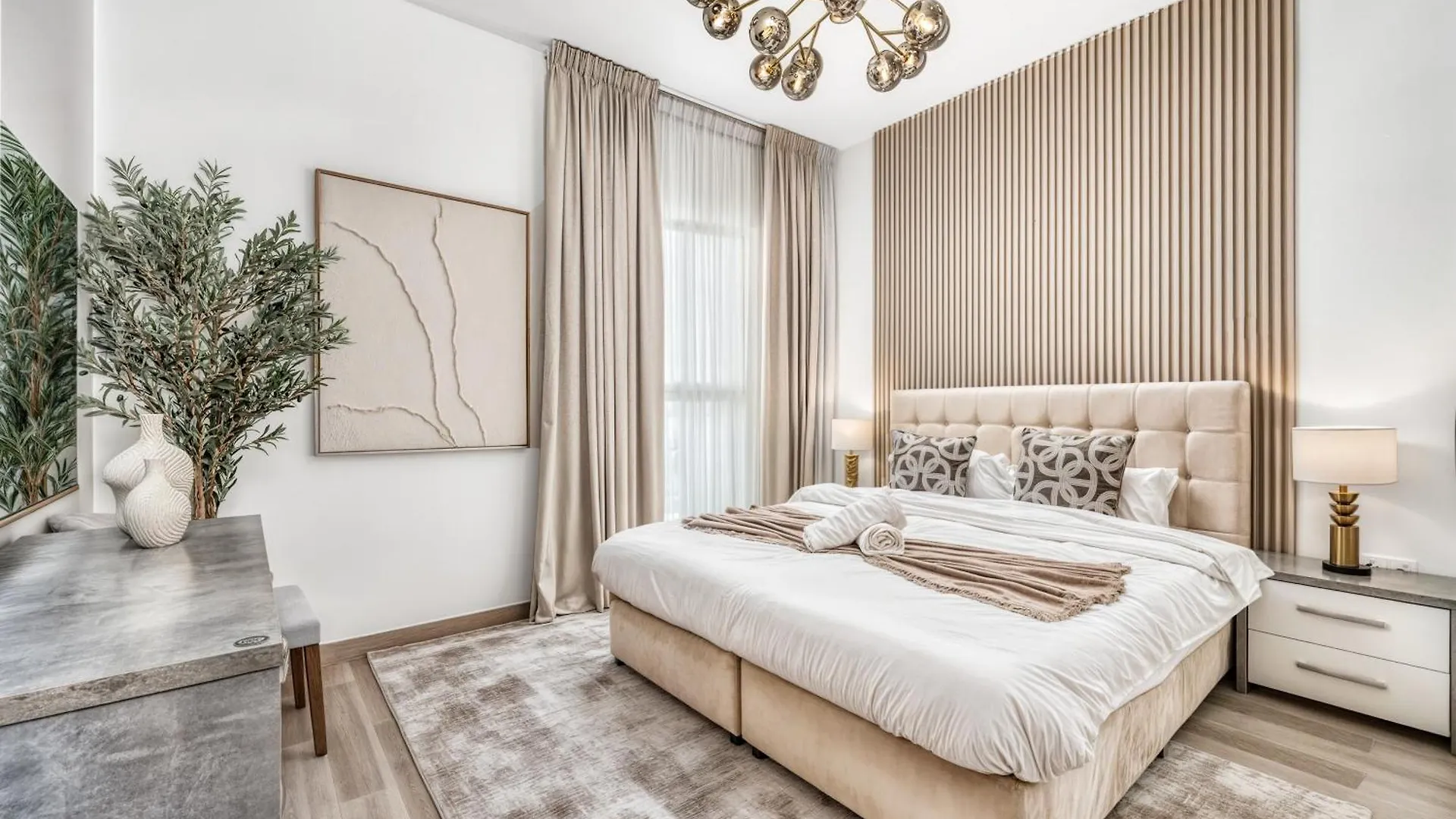 Luxury 2Br, Yas Island By Ferrari World & Yas Mall アブダビ アパート