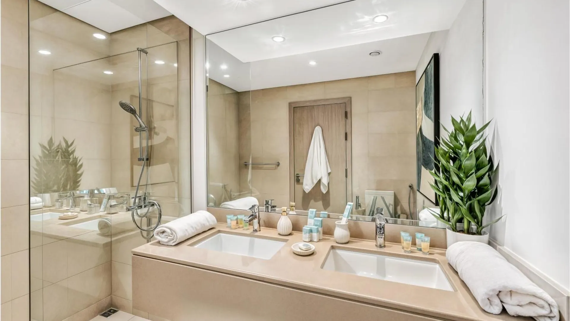 Luxury 2Br, Yas Island By Ferrari World & Yas Mall Abu Dhabi